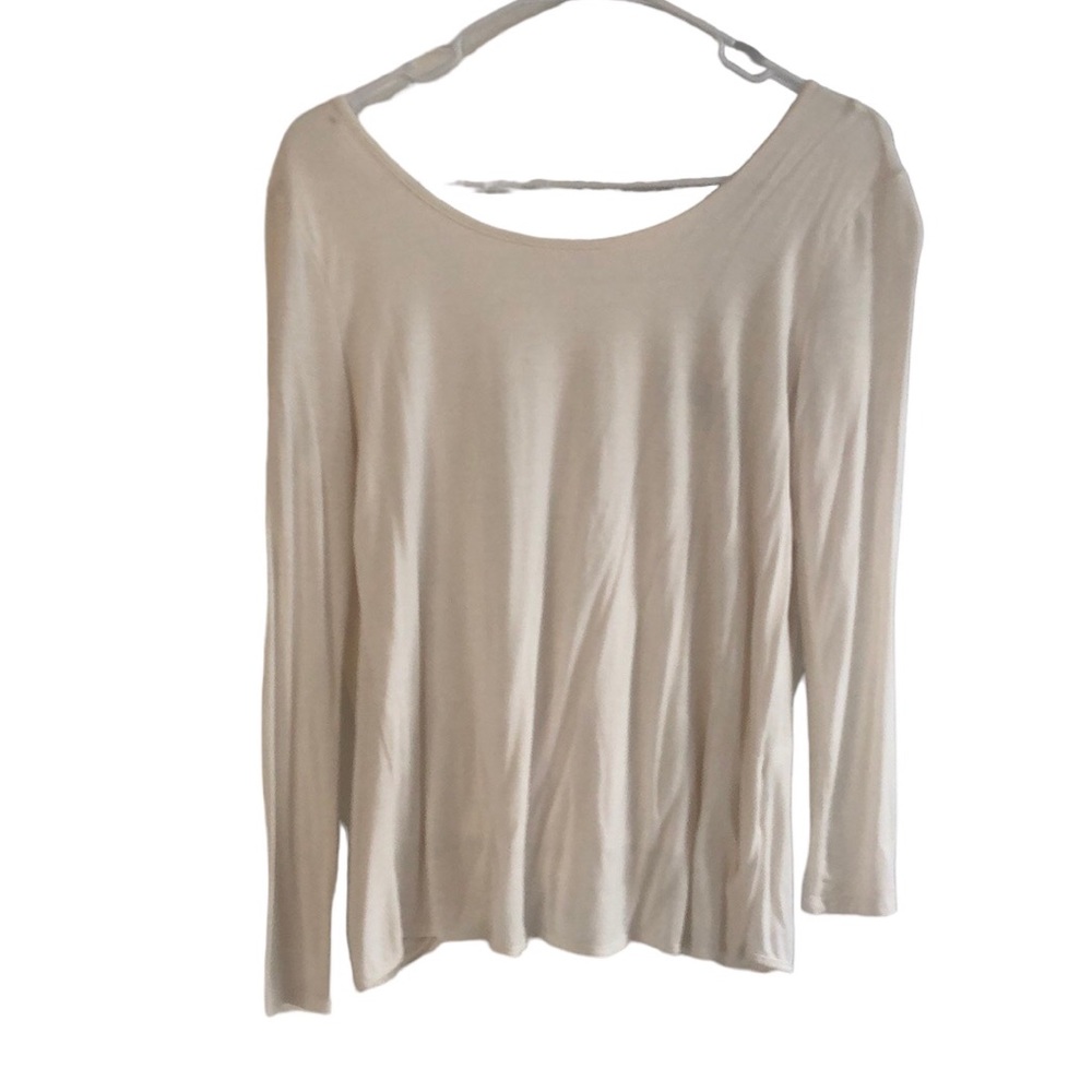 Lu Lu’s Open Back Long Sleep Top Size M